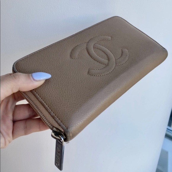 Chanel Caviar Wallet Beige - Picture 2 of 8